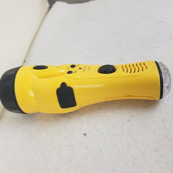 Flashllight Emergency Multifunctional Crank charge Radio Flashing Dynamo - Picture 5 of 10